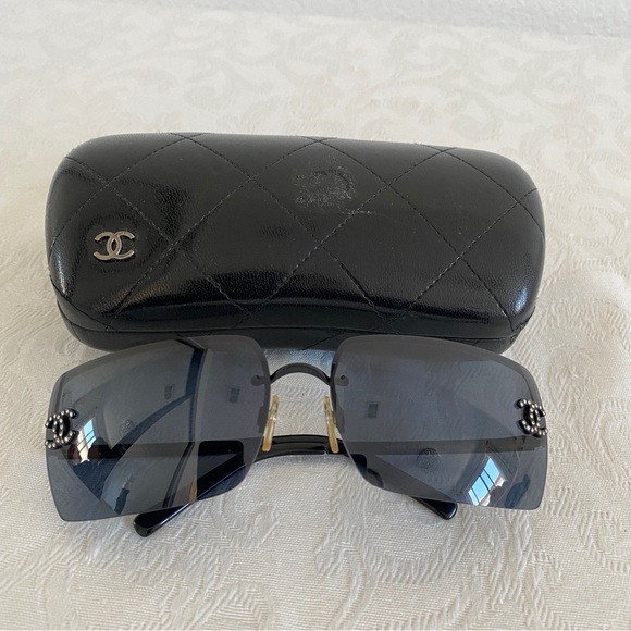 Chanel crystal CC Logo Sunglasses - Picture 2 of 14